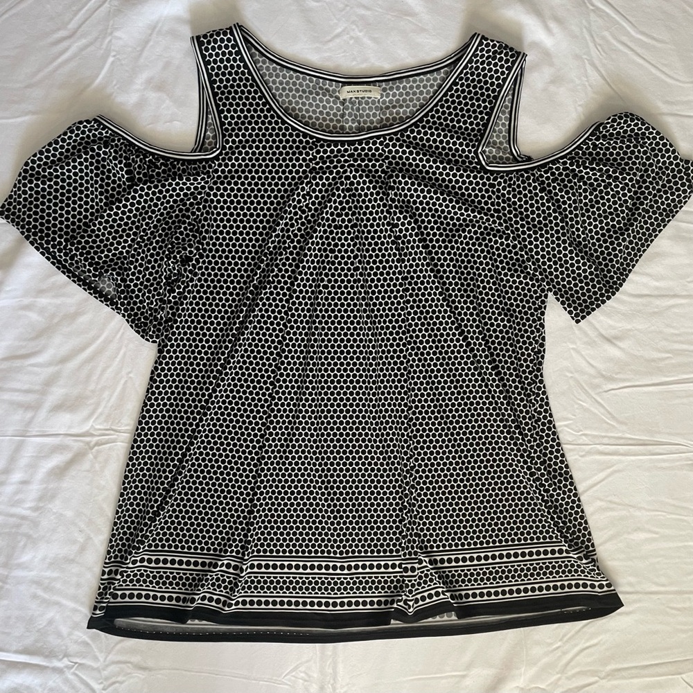 Max Studio Black and White Patterned Cold Shoulder Blouse